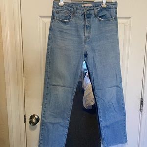Levi’s Straight Wedgie Raw Hem Jeans